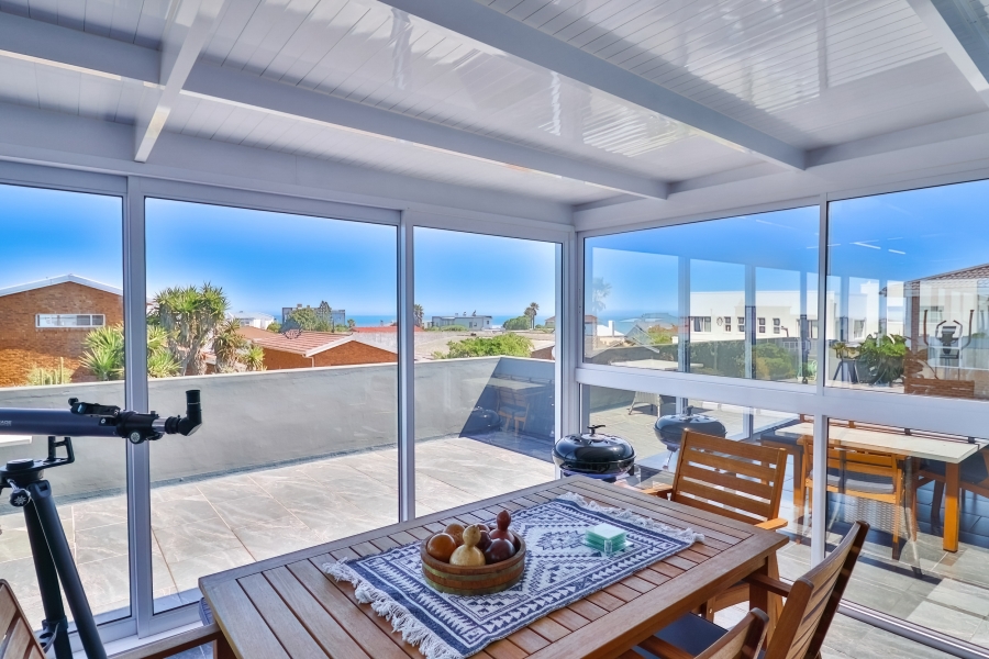 4 Bedroom Property for Sale in Yzerfontein Western Cape